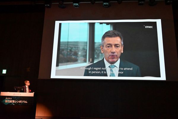 Thomas A. Piliszczuk(Executive Vice-President Business Development and Partnerships)